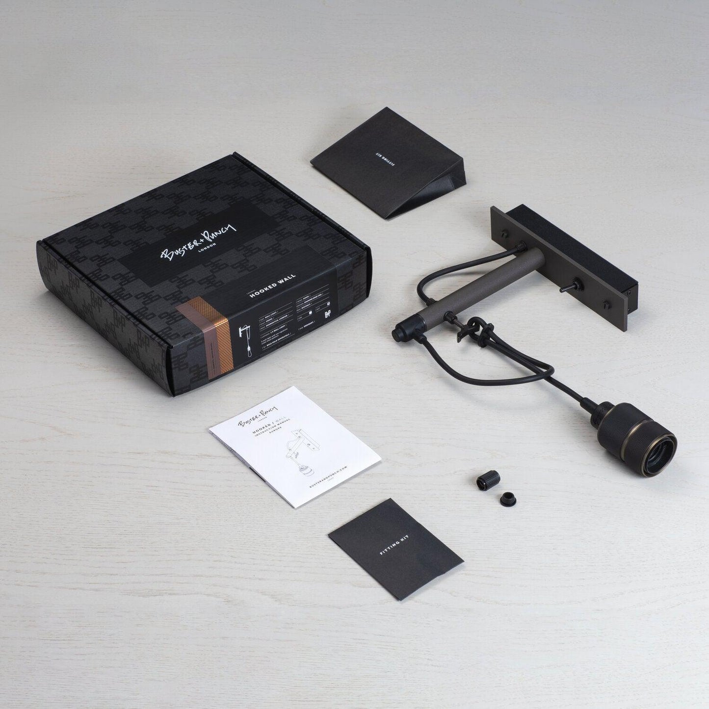 Applique murale Buster + Punch Hooked Nude Graphite