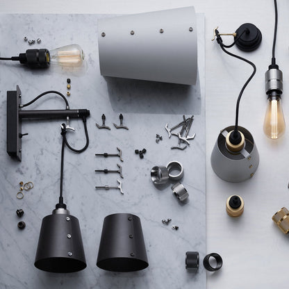 Applique murale Buster + Punch Hooked Small Graphite