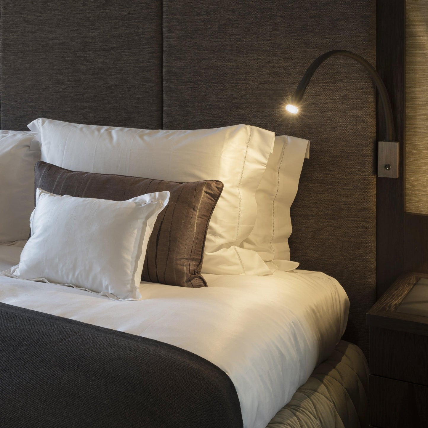 Applique murale en cuir flexible Contardi