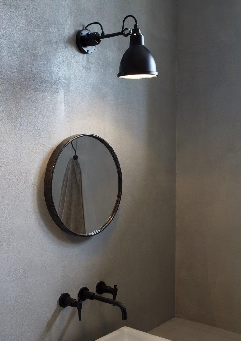 Lampe Gras n° 304 de DCW Editions, applique murale pour salle de bain