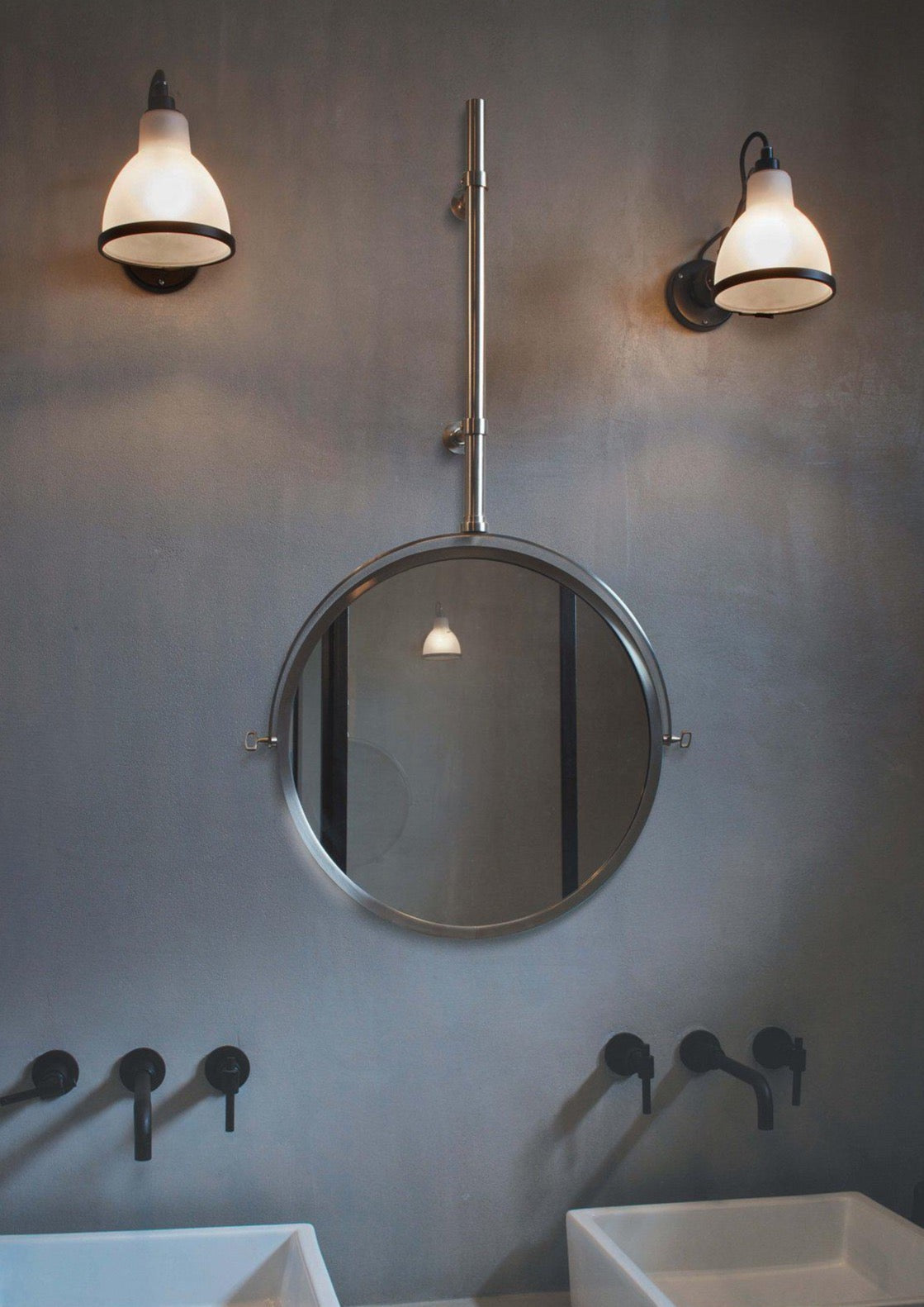 Lampe Gras n° 304 de DCW Editions, applique murale pour salle de bain