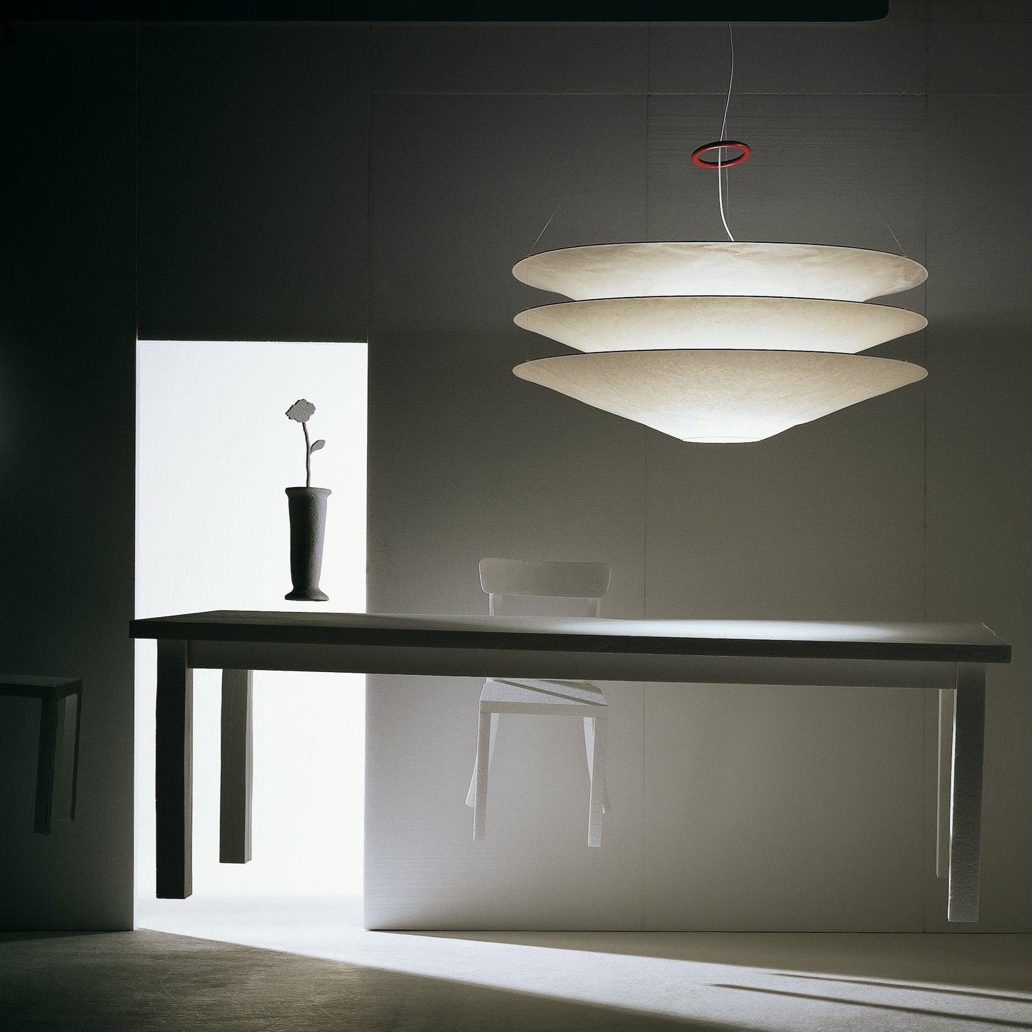 Suspension lumineuse flottante Ingo Maurer