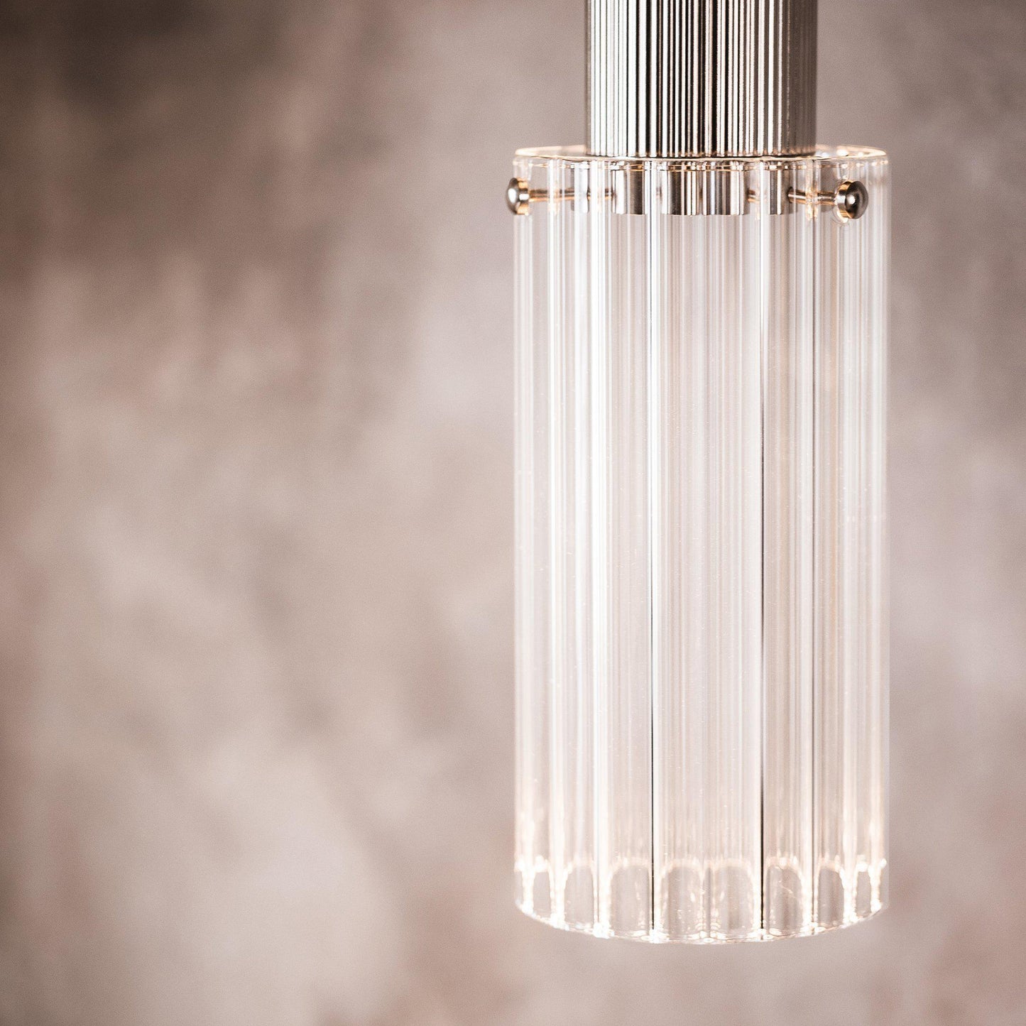 Suspension Flume 80 de J. Adams &amp; Co