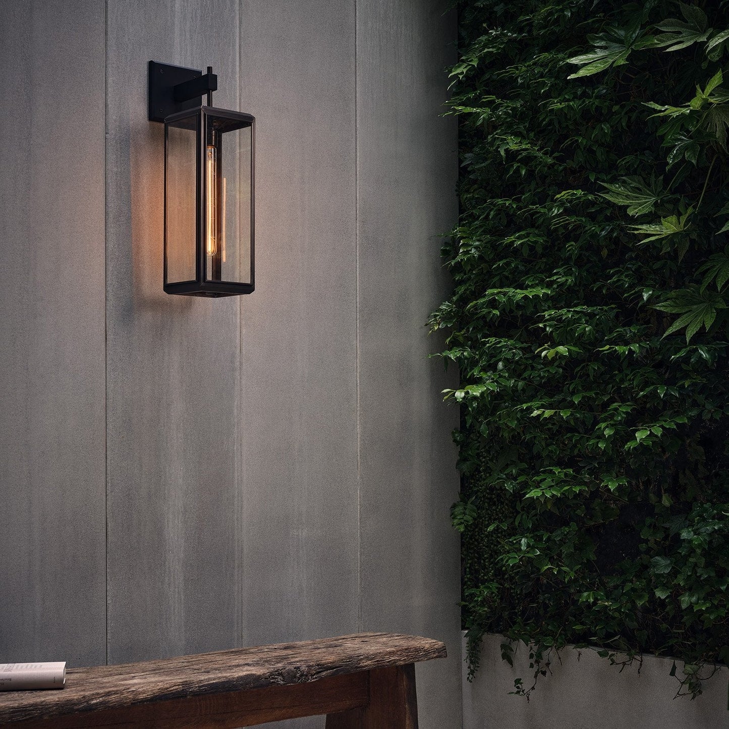 Applique murale lanterne lilas J. Adams &amp; Co