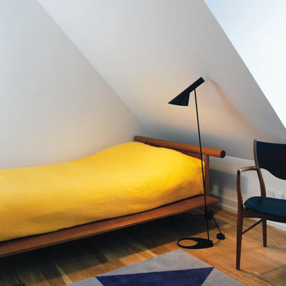 Lampadaire Louis Poulsen AJ