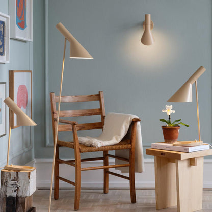 Applique murale Louis Poulsen AJ