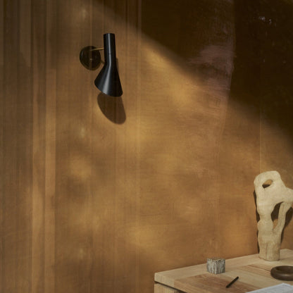 Applique murale Louis Poulsen AJ