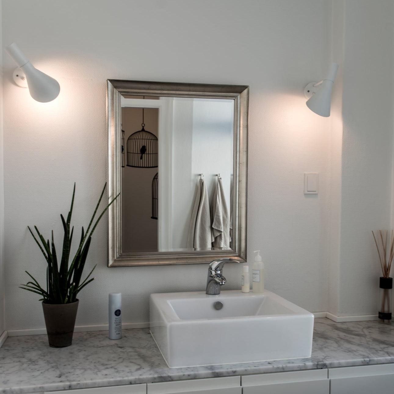 Applique murale Louis Poulsen AJ