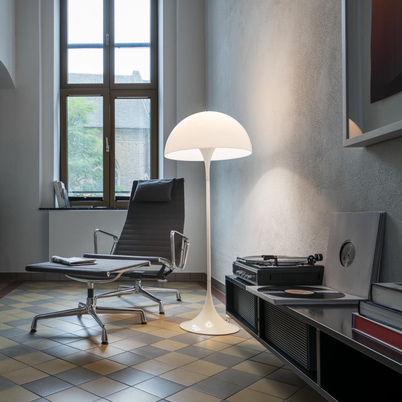 Lampadaire Panthella de Louis Poulsen