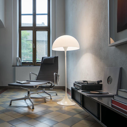 Lampadaire Panthella de Louis Poulsen