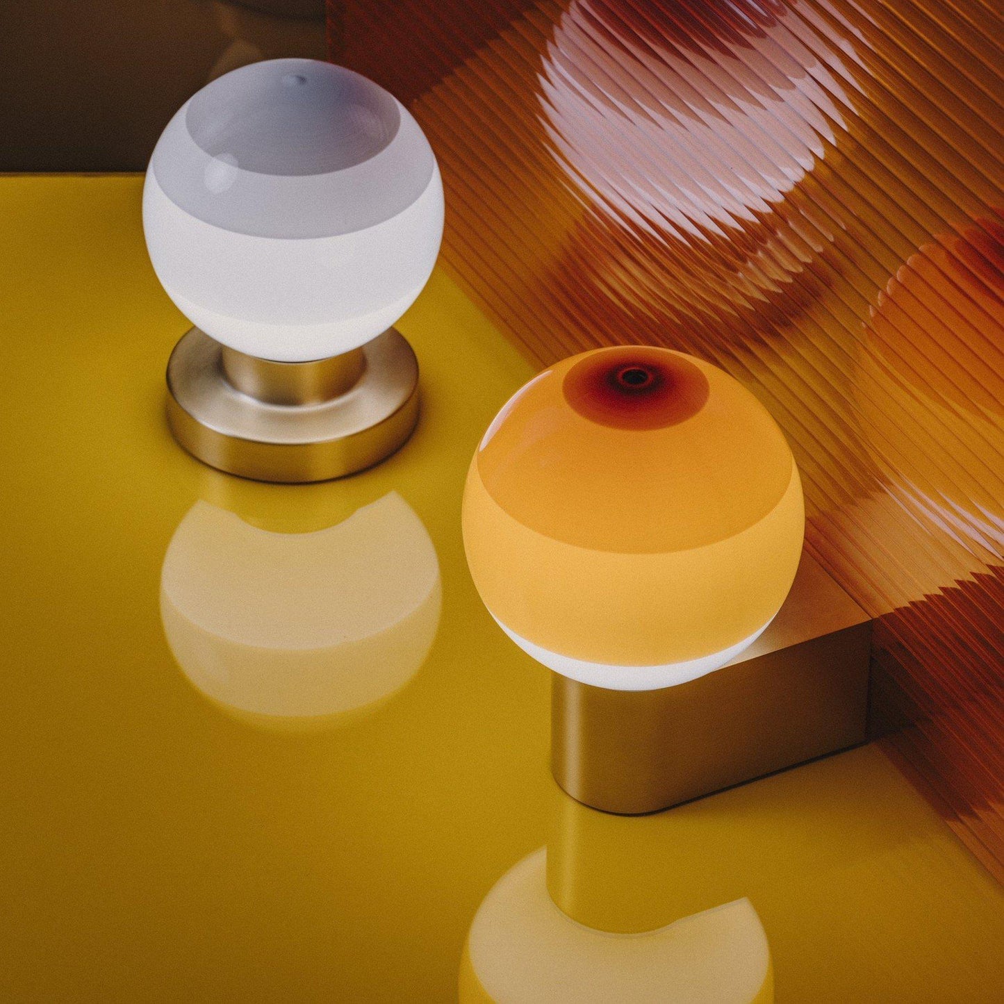 Applique murale Marset à éclairage plongeant