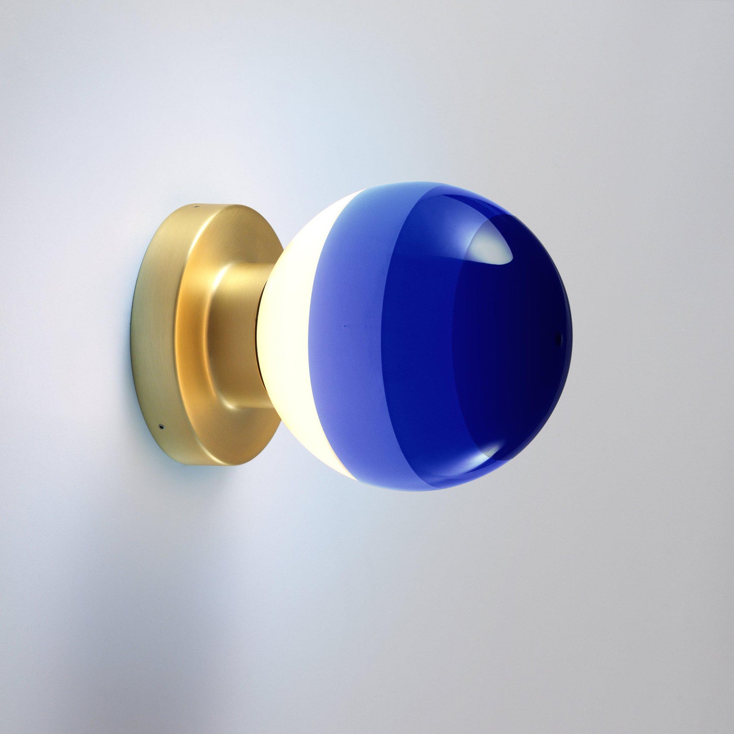 Applique murale Marset à éclairage plongeant