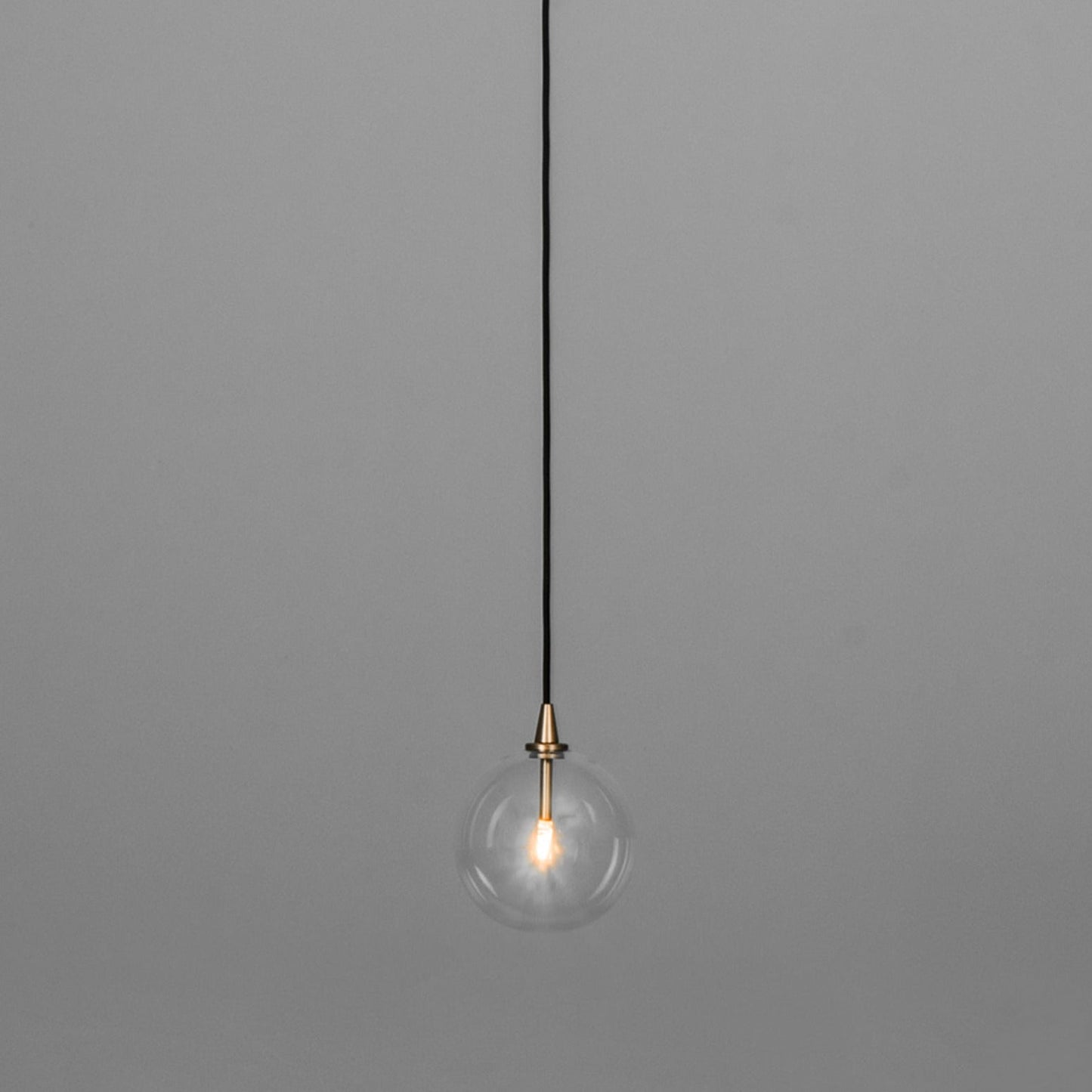 Suspension globe en verre Schwung