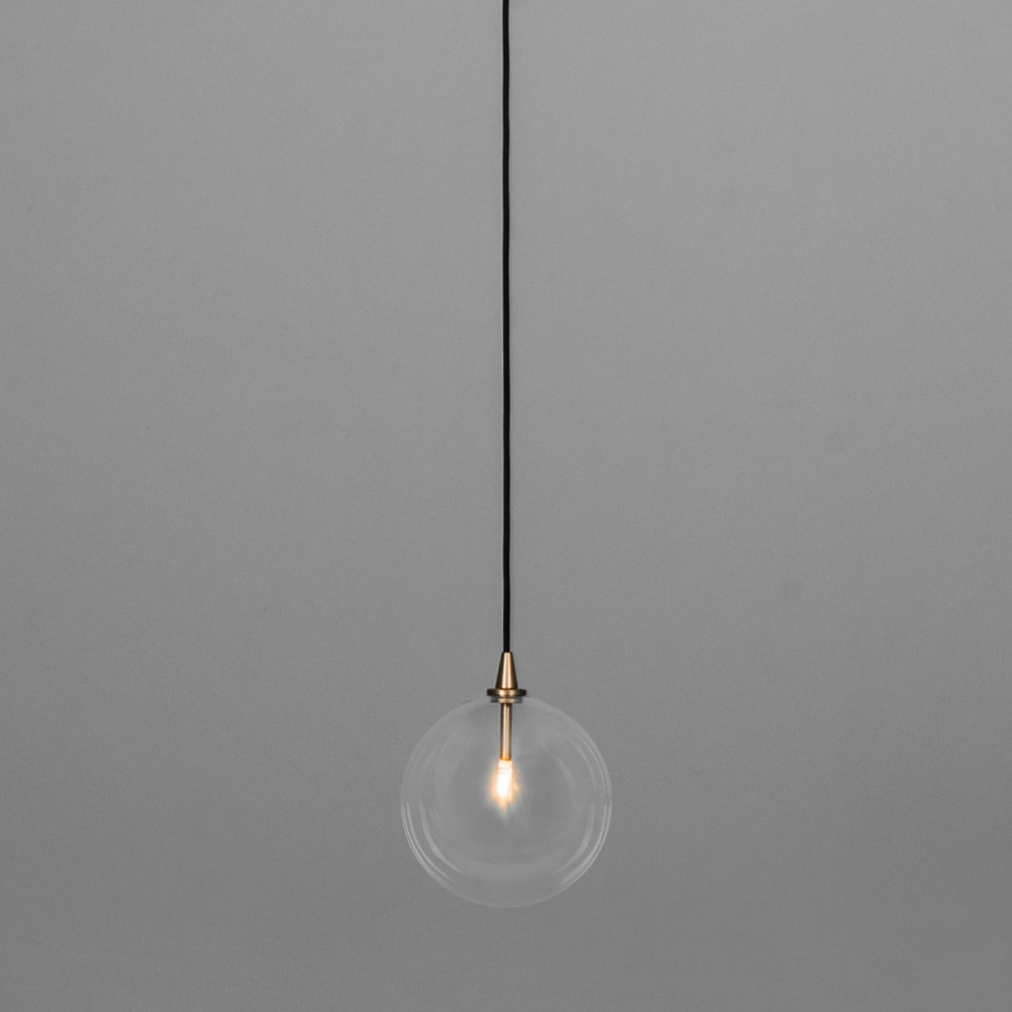 Suspension globe en verre Schwung