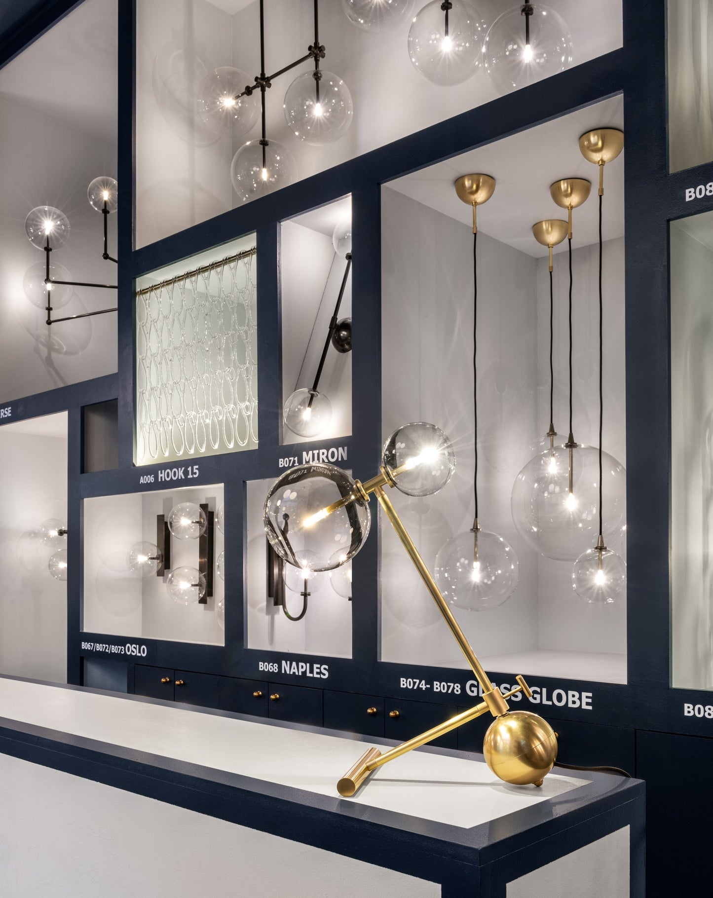 Suspension globe en verre Schwung