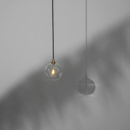 Suspension globe en verre Schwung