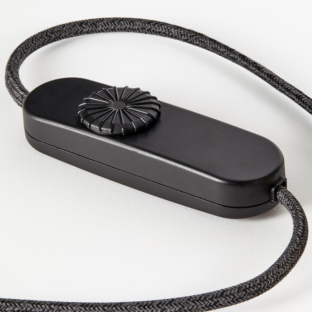 Lampe de table Tala Knuckle en noyer