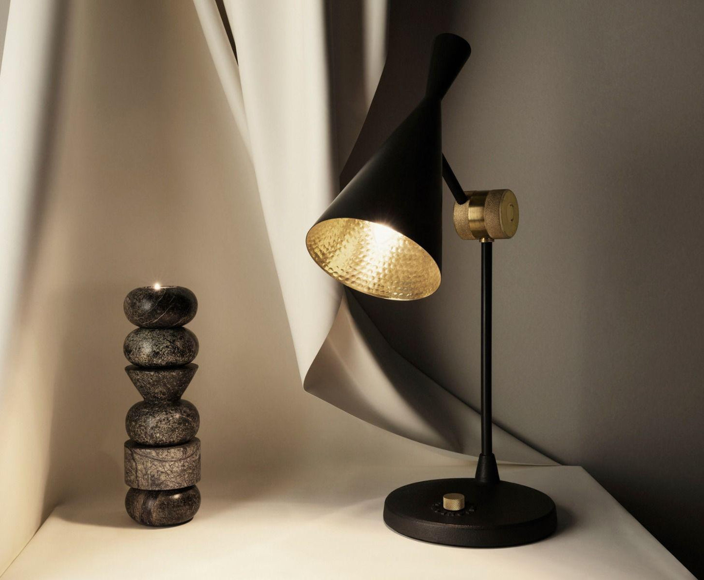 Lampe de table Tom Dixon Beat noire