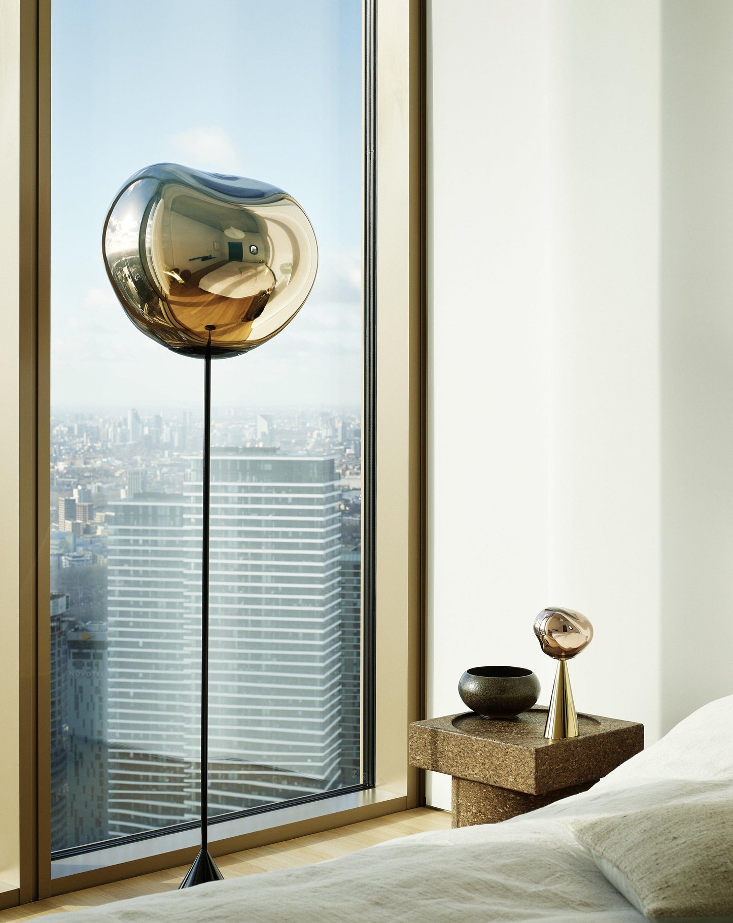 Lampadaire mince Melt Cone de Tom Dixon