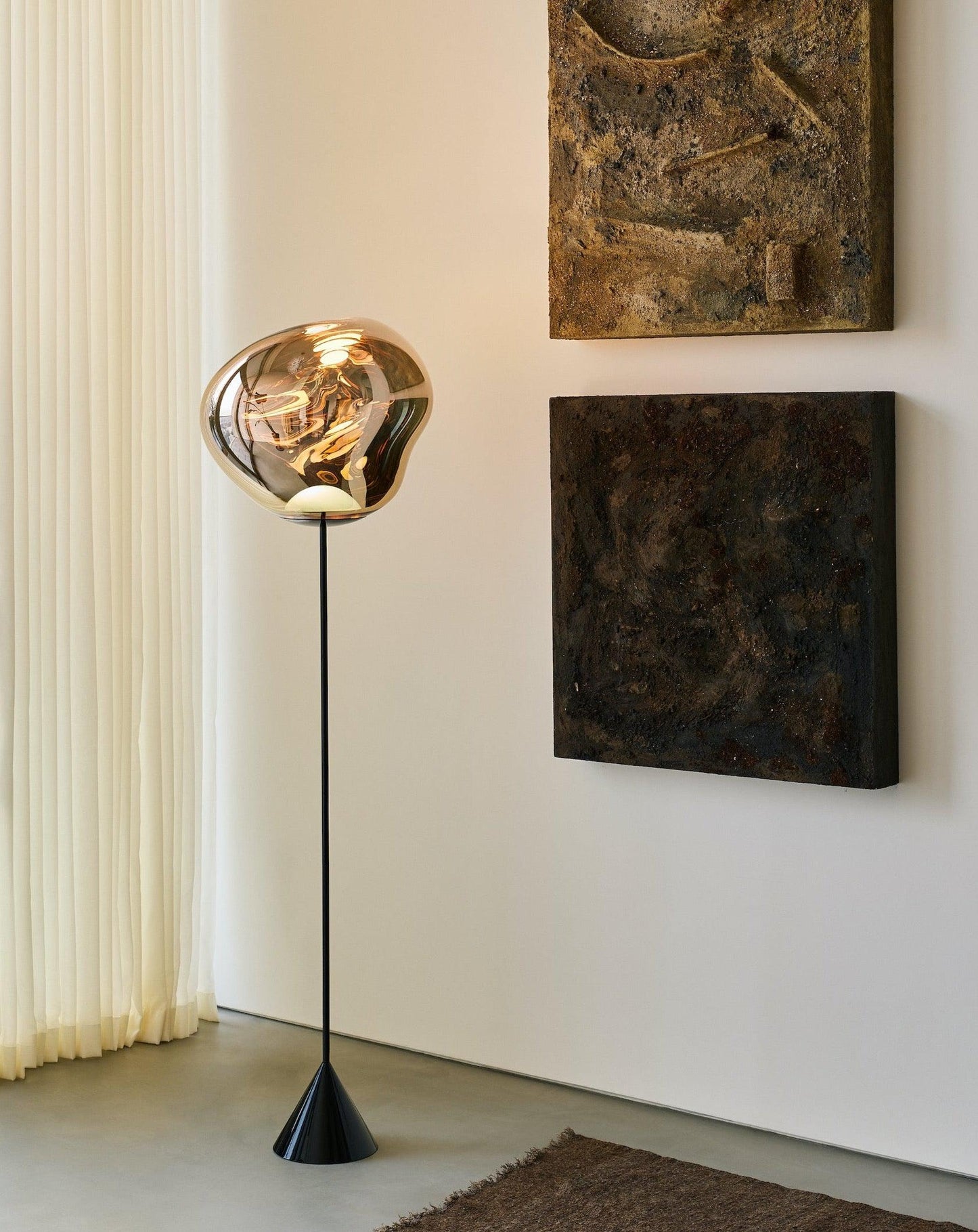 Lampadaire mince Melt Cone de Tom Dixon