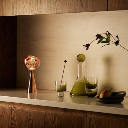 Lampe de table portable Tom Dixon Melt en cuivre
