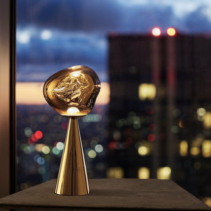 Lampe de table portable Tom Dixon Melt dorée