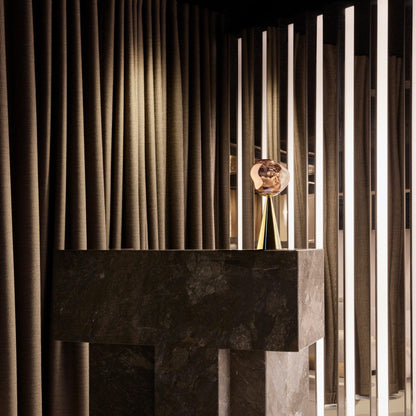 Lampe de table portable Tom Dixon Melt dorée