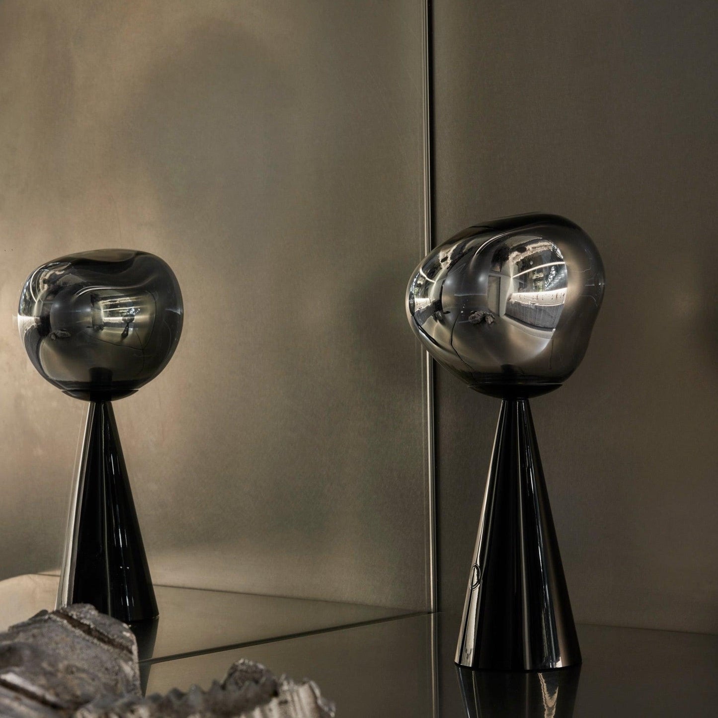 Lampe de table portable Tom Dixon Melt argentée