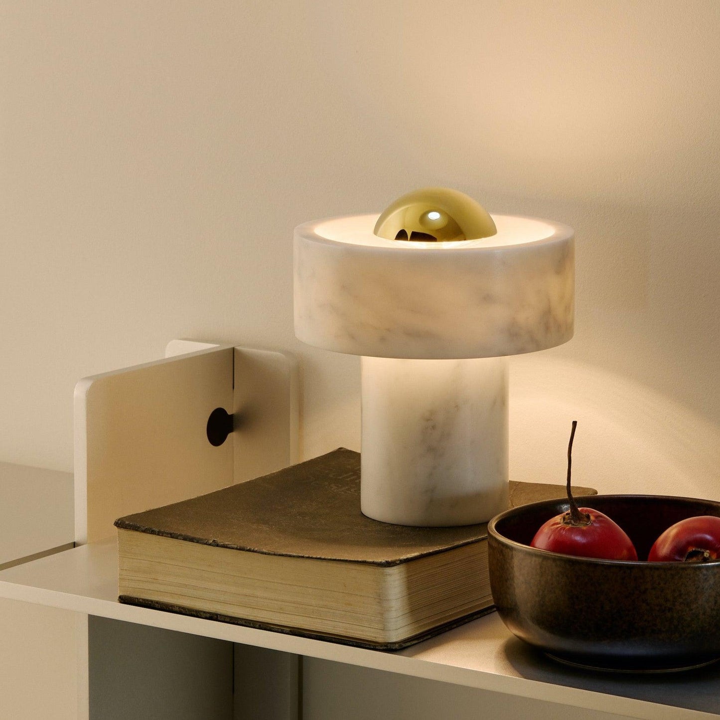 Lampe de table portable Tom Dixon Stone
