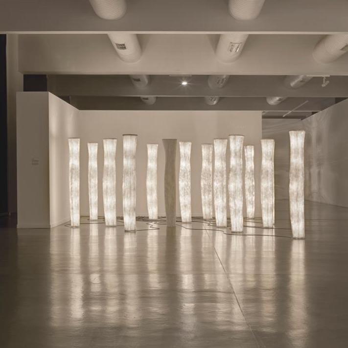 Lampe sur pied Gea à lumière émotionnelle